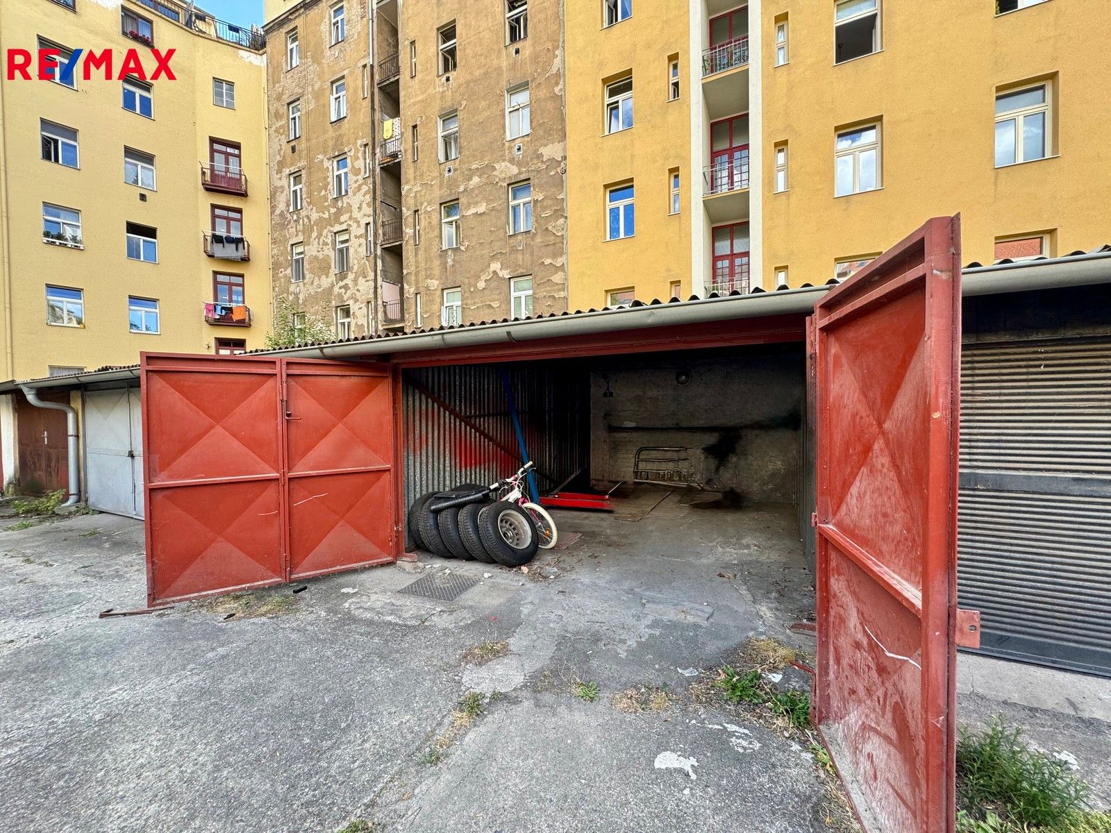 Garáže, Čajkovského, Praha, 16 m²