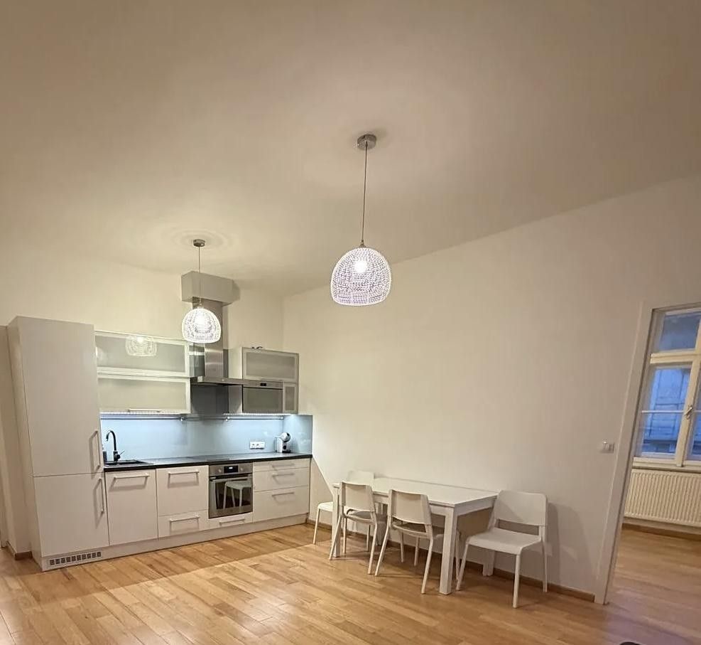 2+kk, Elišky Peškové, Praha, 56 m²