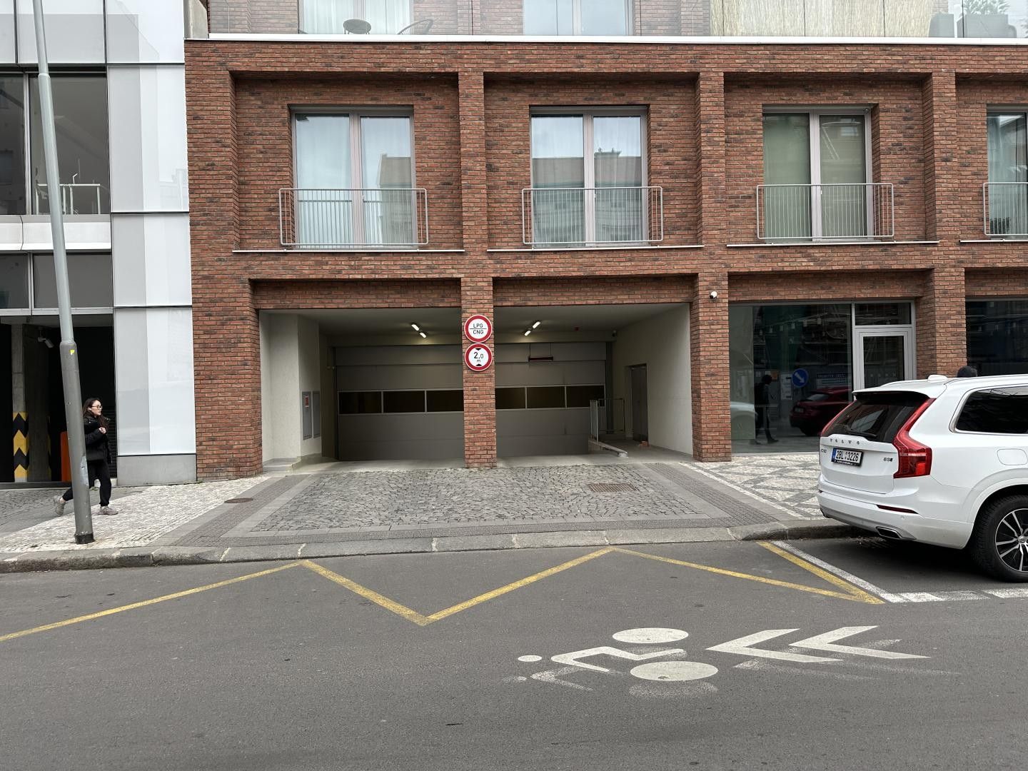 Ostatní, Křižíkova, Praha, 15 m²