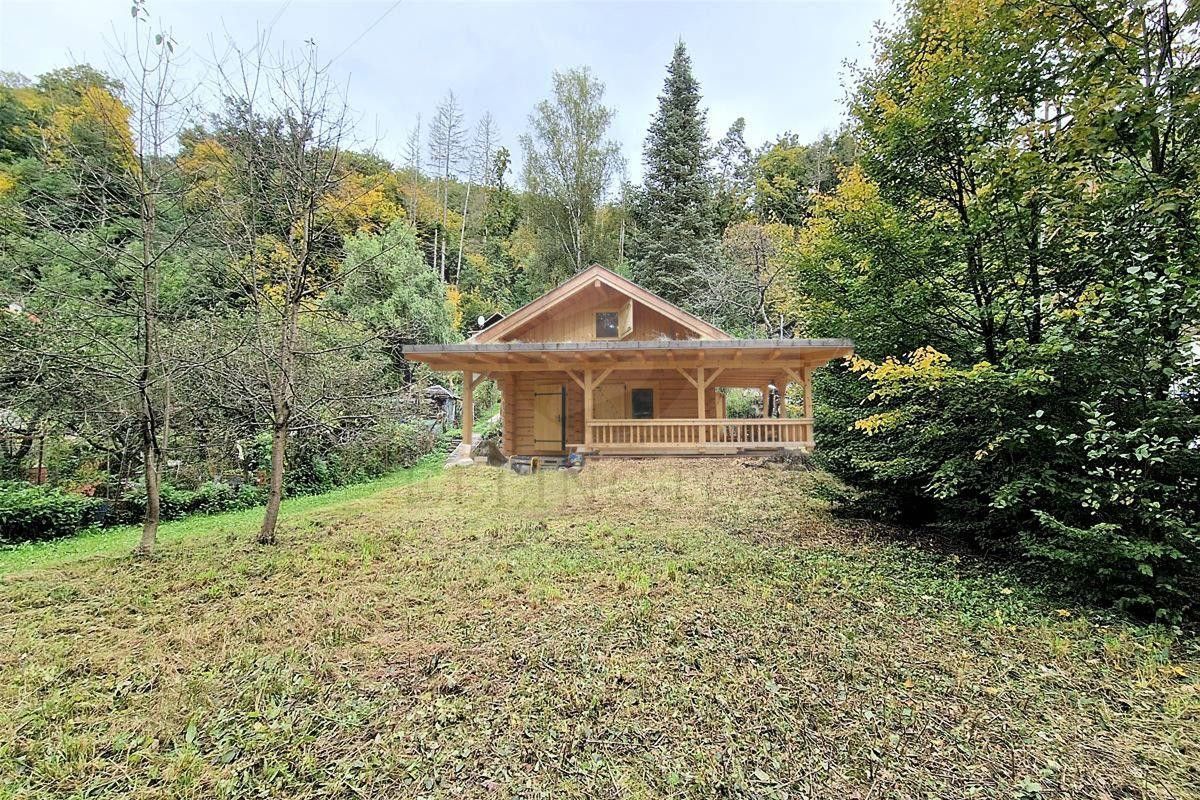 Zahrady, Oleško, Březová-Oleško, 403 m²