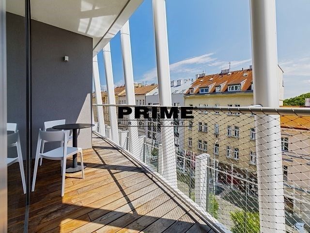 2+kk, Holečkova, Praha, 74 m²