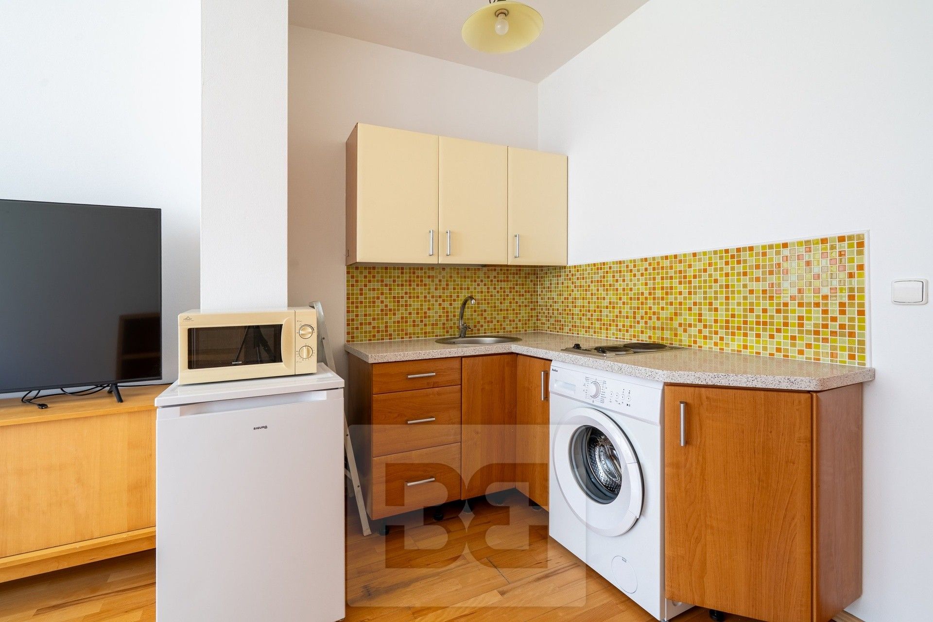 1+kk, Jemnická 355, Praha Michle, 30 m² - 2