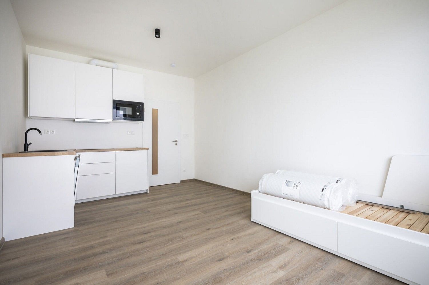 1+kk, Na Radosti, Praha 5 - Zličín, 25 m² - 1