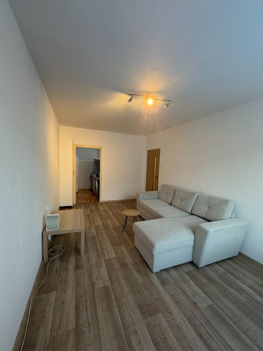 Pronájem byt 2+kk - Frýdlantská, Praha - Kobylisy, 43 m² - 5