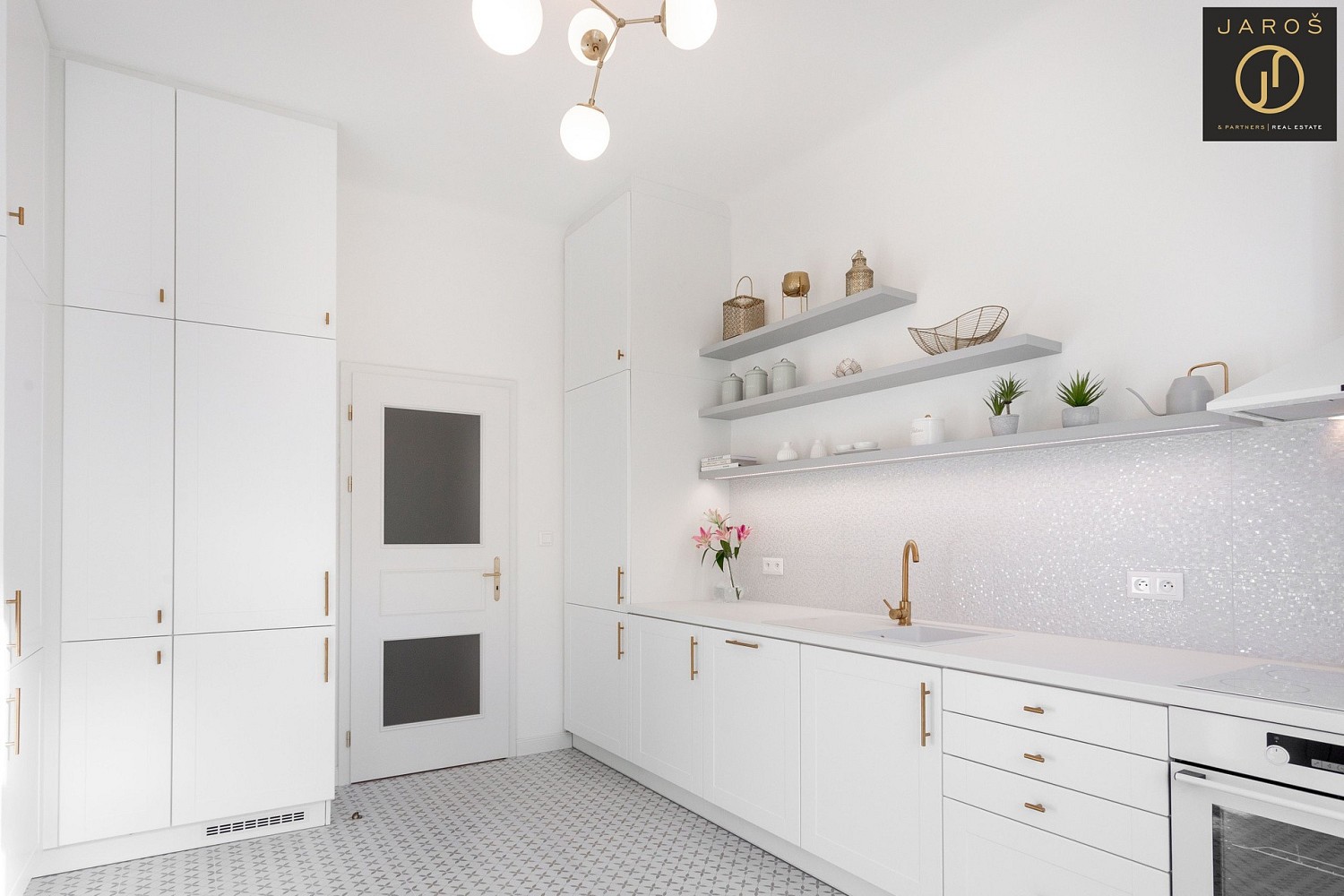 Byt 4+1 · 127 m² · Vřídelní, Karlovy Vary - 3