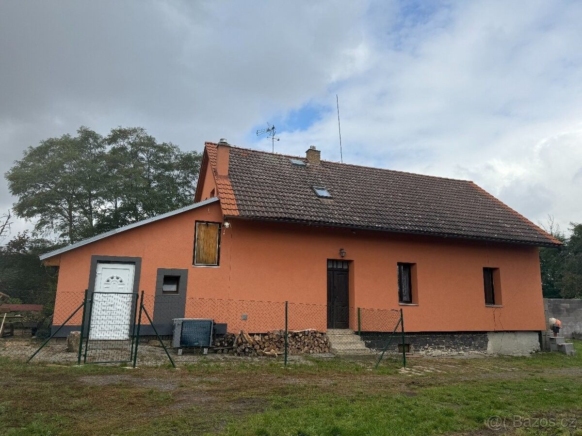 Rodinné domy, Hořesedly, 270 04