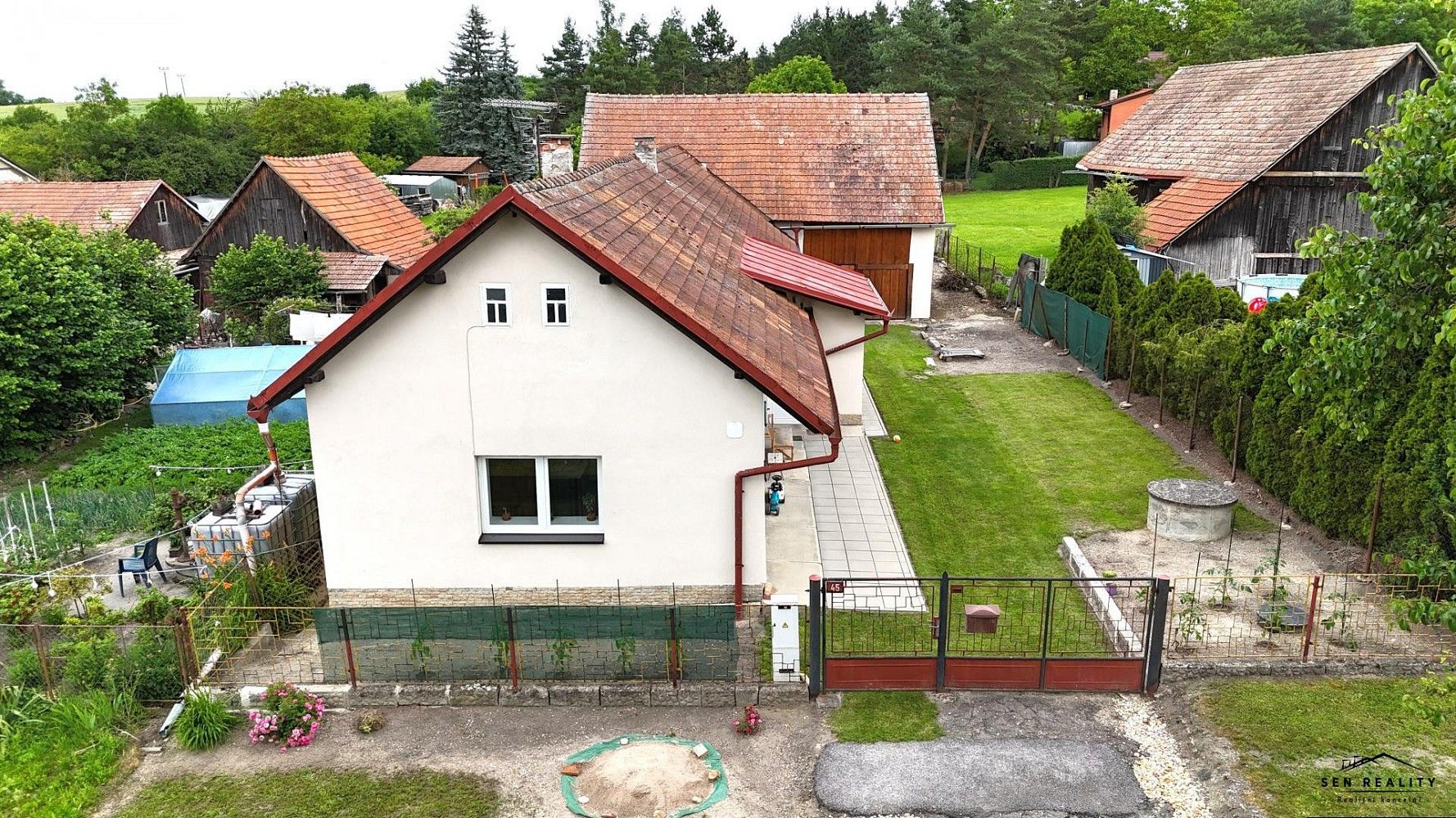 Rodinné domy, Chotěšice - Nouzov, okres Nymburk, 92 m² - 1