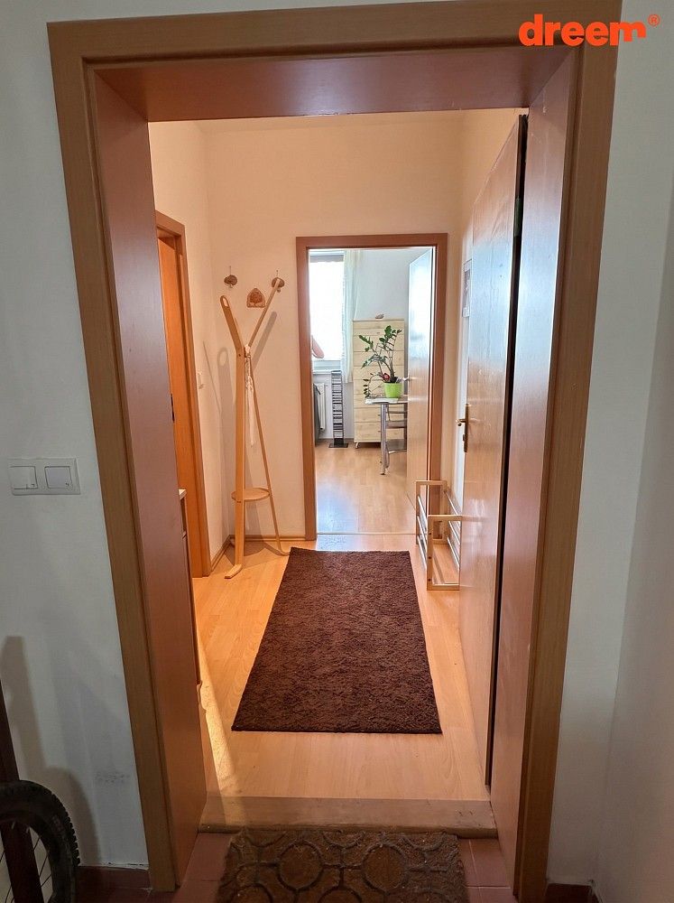 Prodej byt 1+kk - Komenského, Šestajovice, okres Praha-východ, 27 m² - 5