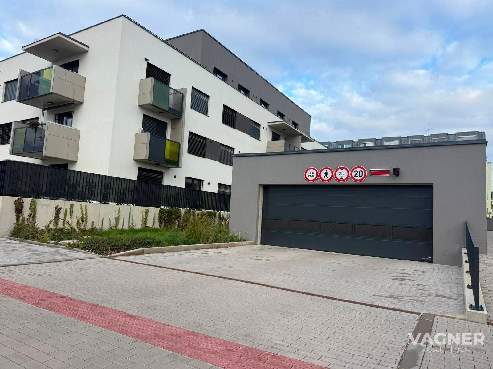 Ostatní, Nebřenická, Praha Chodov, 15 m² - 1