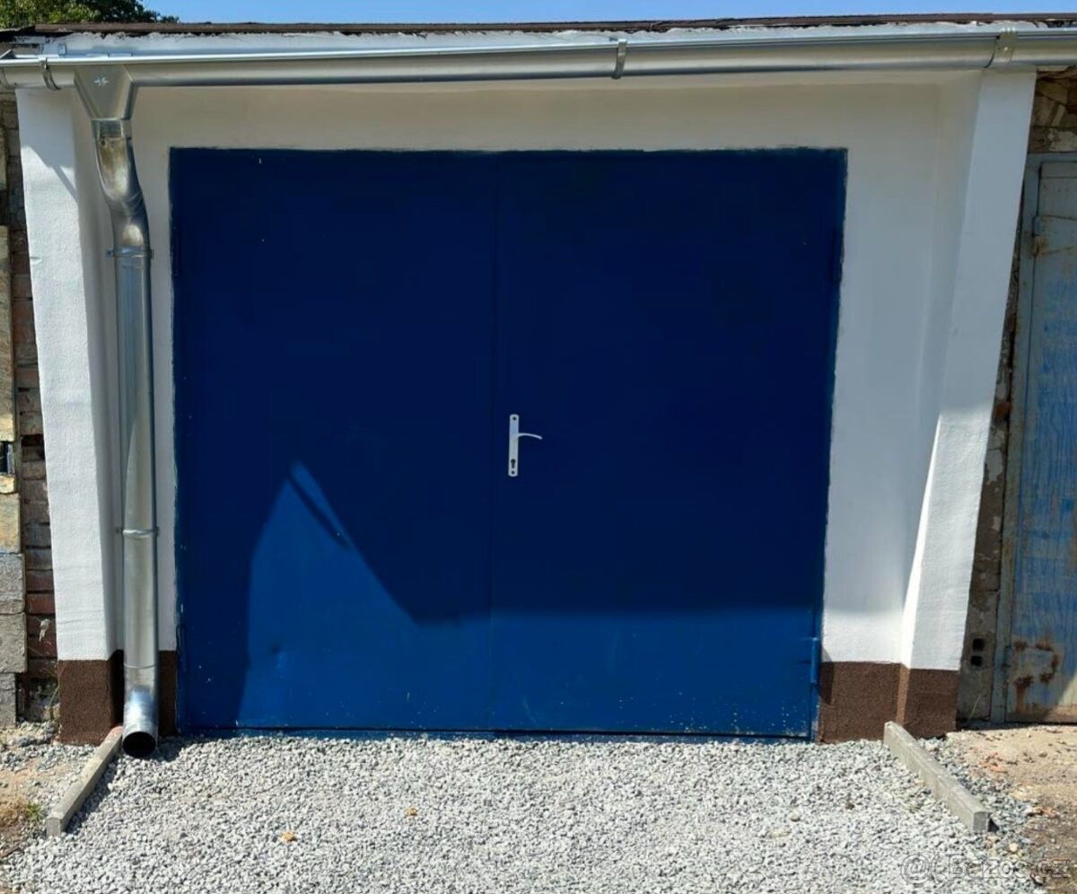 Garáže, Hodonín, 695 01 - 2