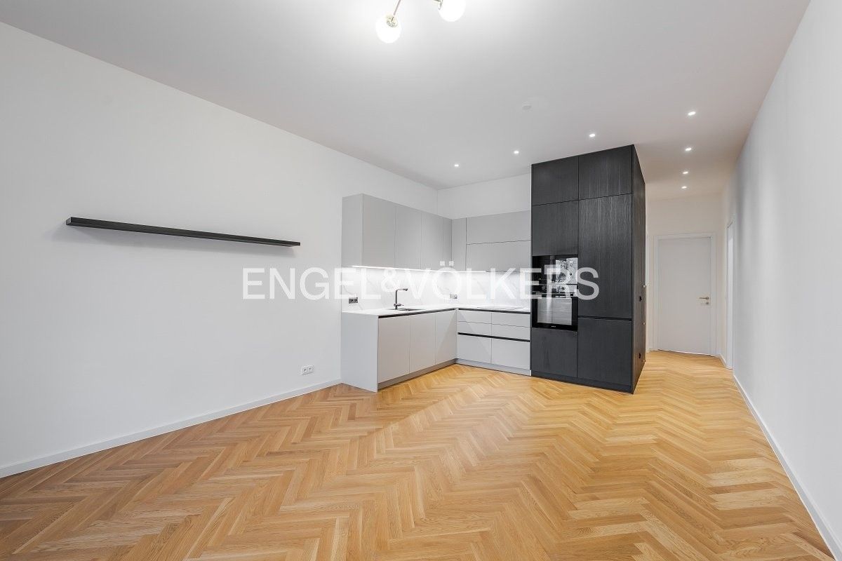 Pronájem byt 3+kk - Varšavská, Praha, 76 m²