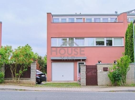 Rodinné domy, Hradní, Jenštejn, 230 m²