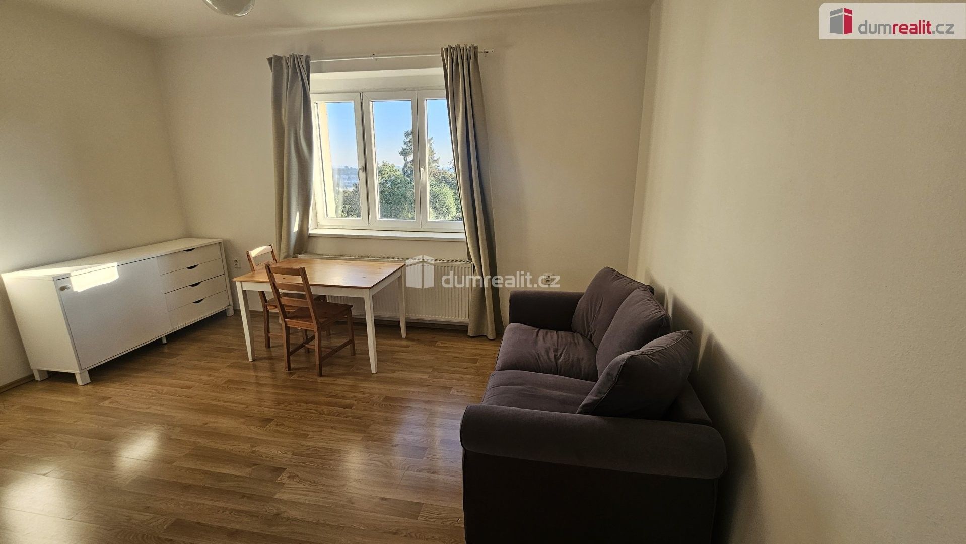 Byt 2+kk · 37 m² · Na stráži, Praha - 3
