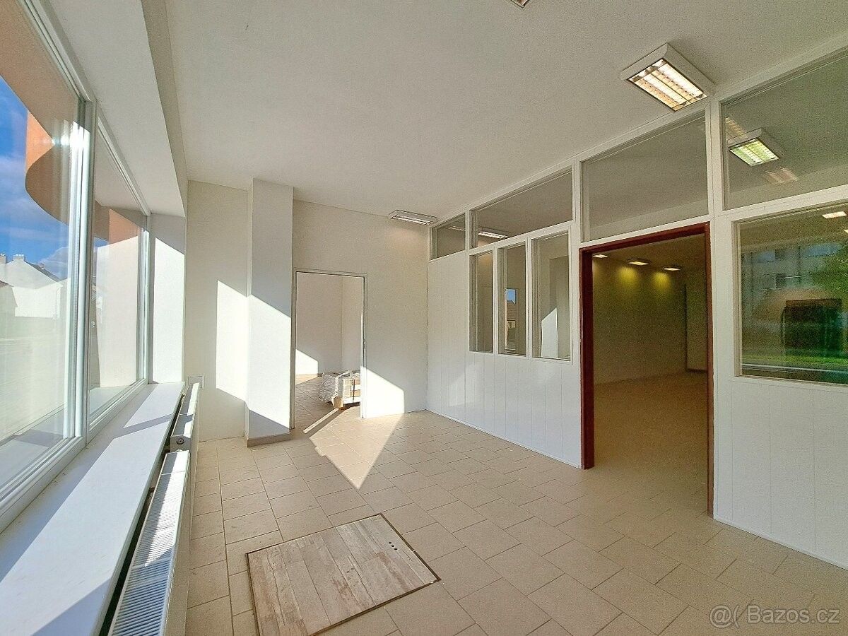 Pronájem byt - Veselí nad Moravou, 698 01