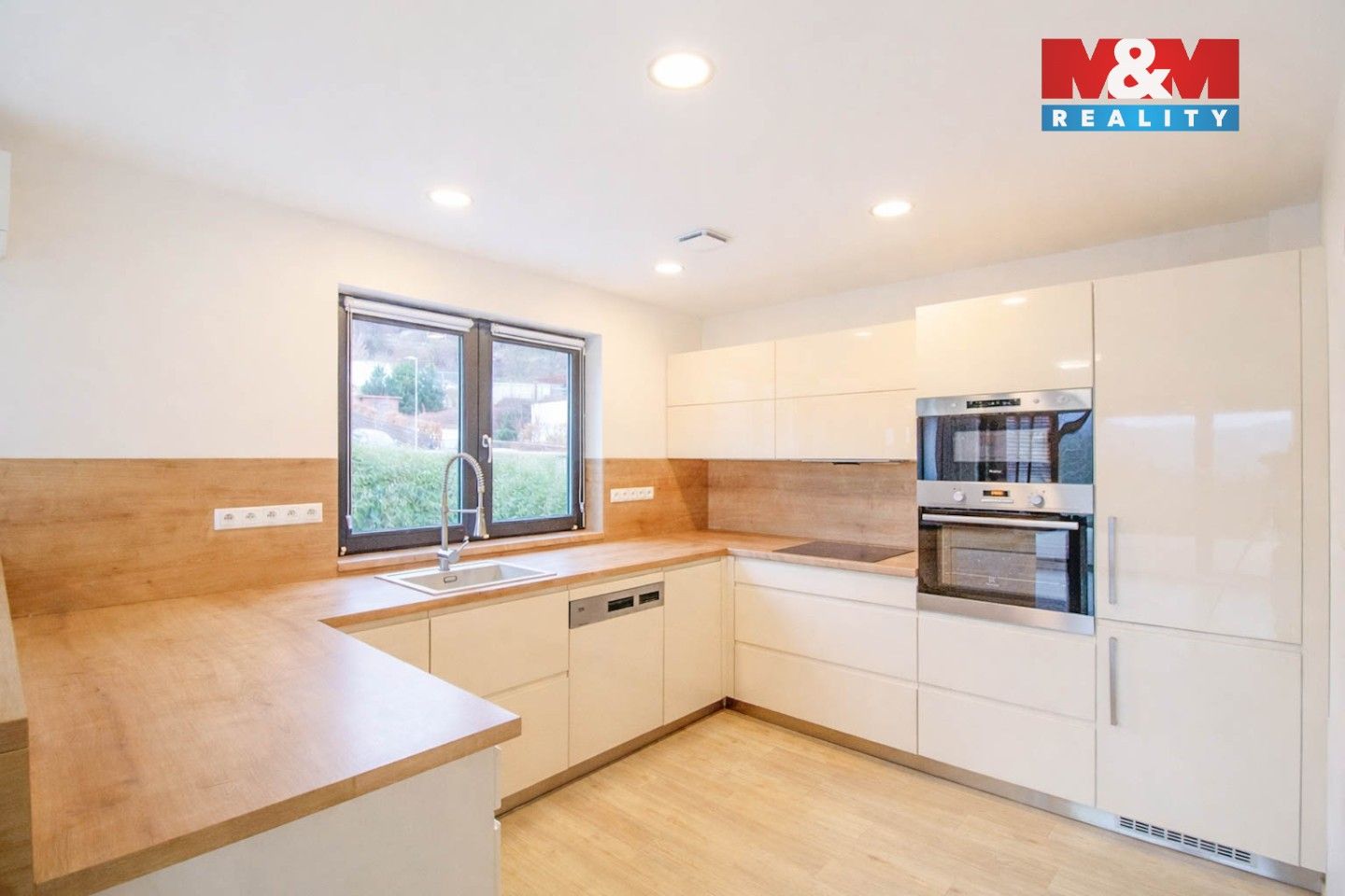 Prodej rodinný dům - Luční, Davle, 140 m²