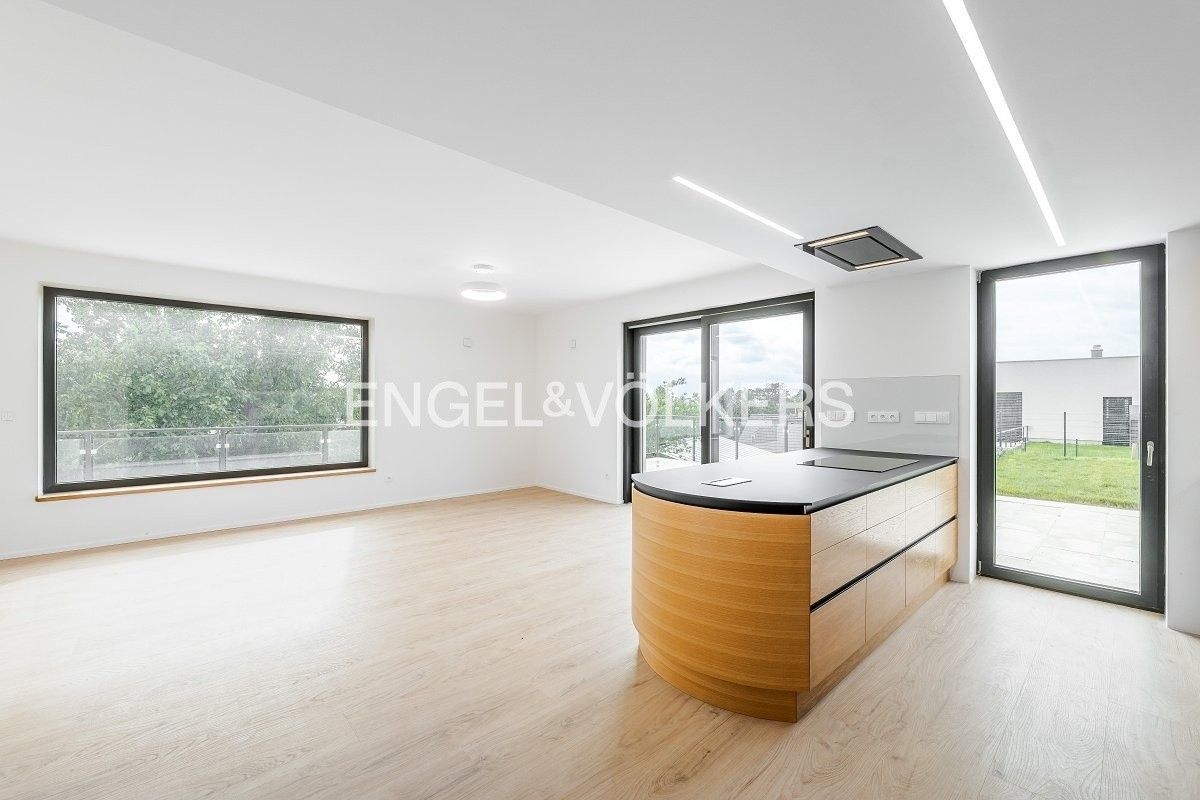 Pronájem rodinný dům - Na Křenkově, Praha, 290 m²