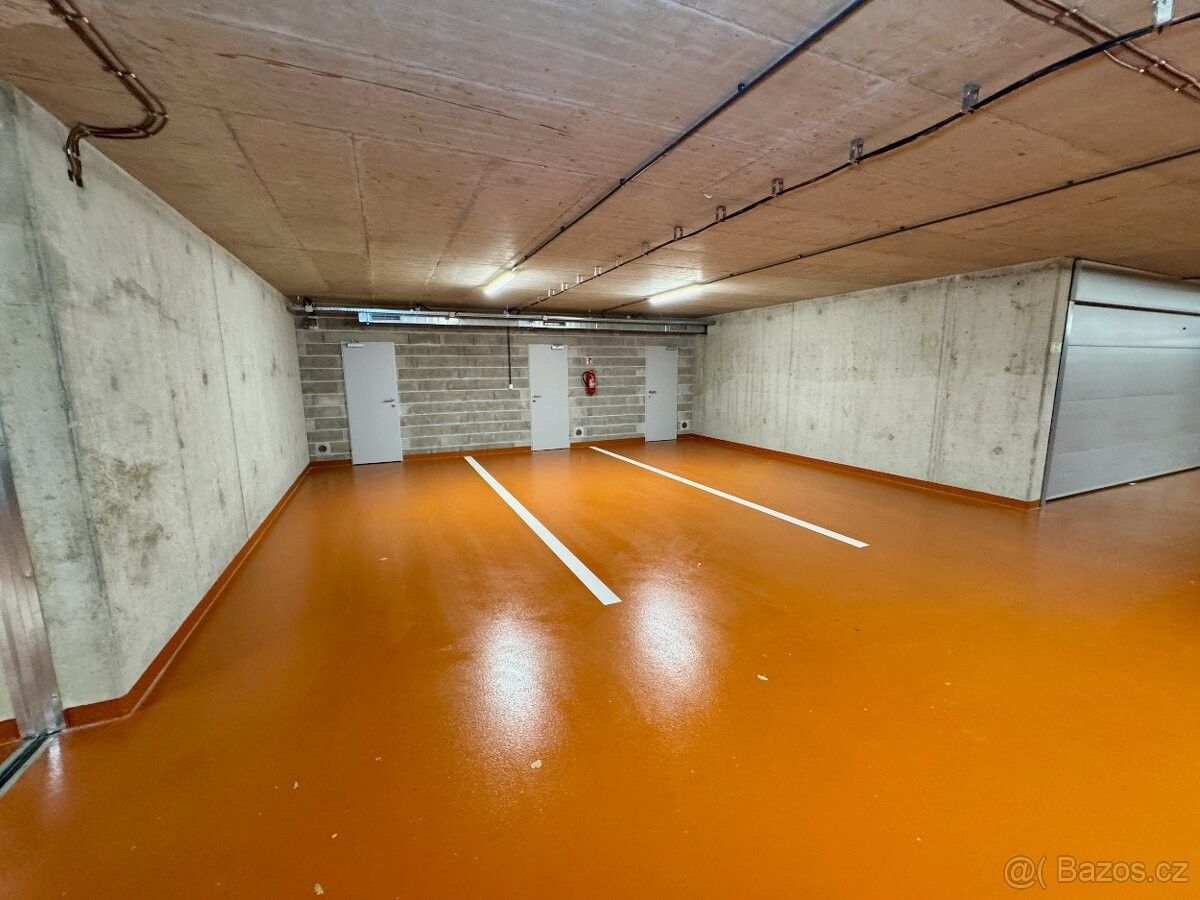 Garáže, Zlín, 760 01