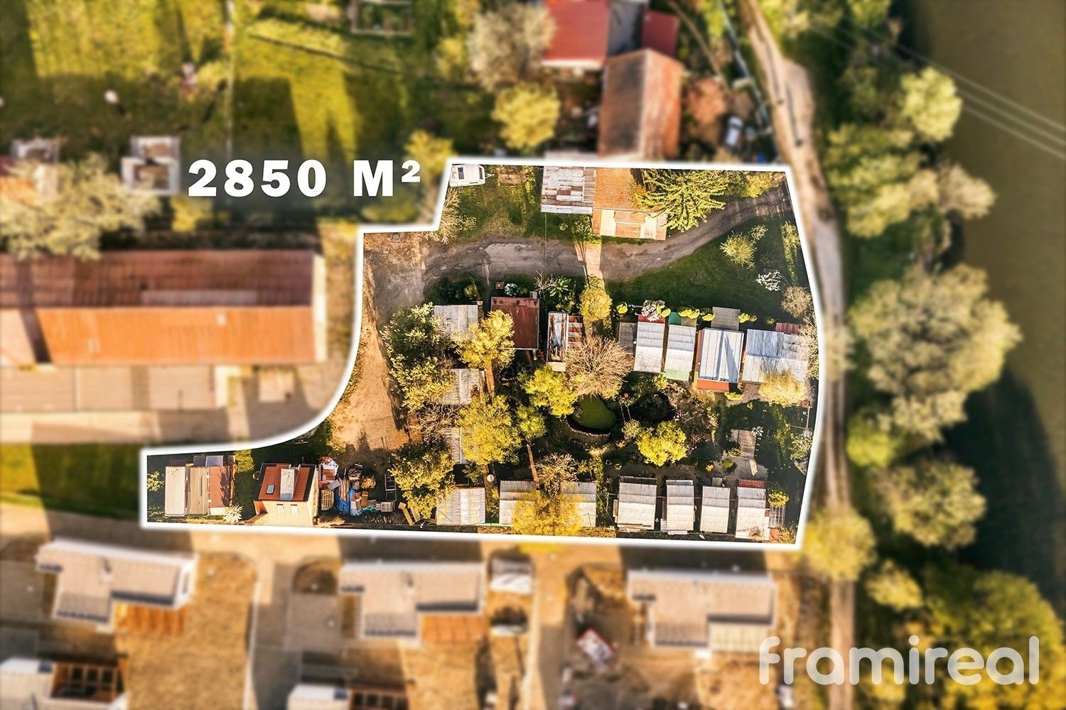Prodej komerční pozemek - Strachotín, 2 850 m²