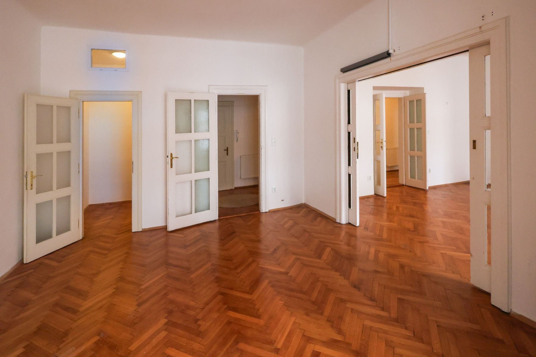 Byt 2+1 · 110 m² · Na Hutích, Praha - Bubeneč - 4