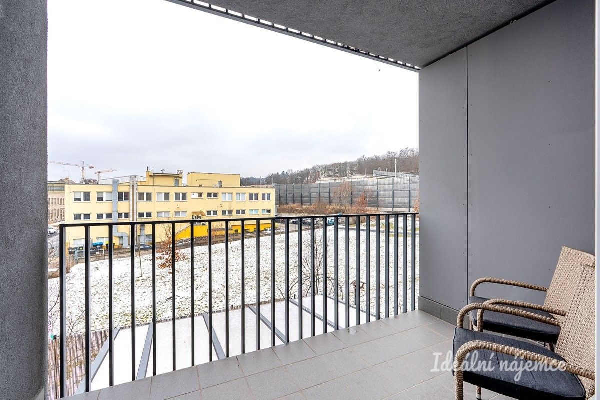 Pronájem byt 2+kk - Strnadových, Praha, 60 m²