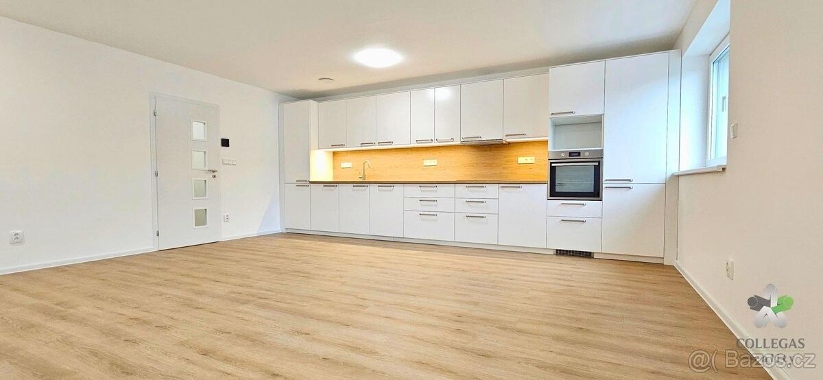 Pronájem byt - Hněvotín, 783 47