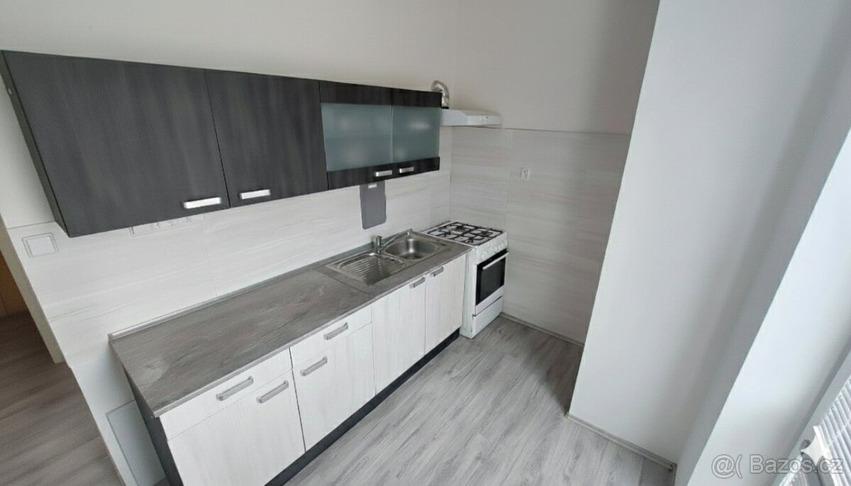 Pronájem byt - Adamov, 679 04