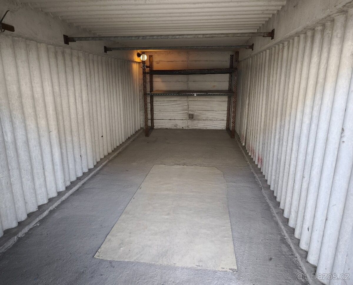 Garáže, Brno, 638 00