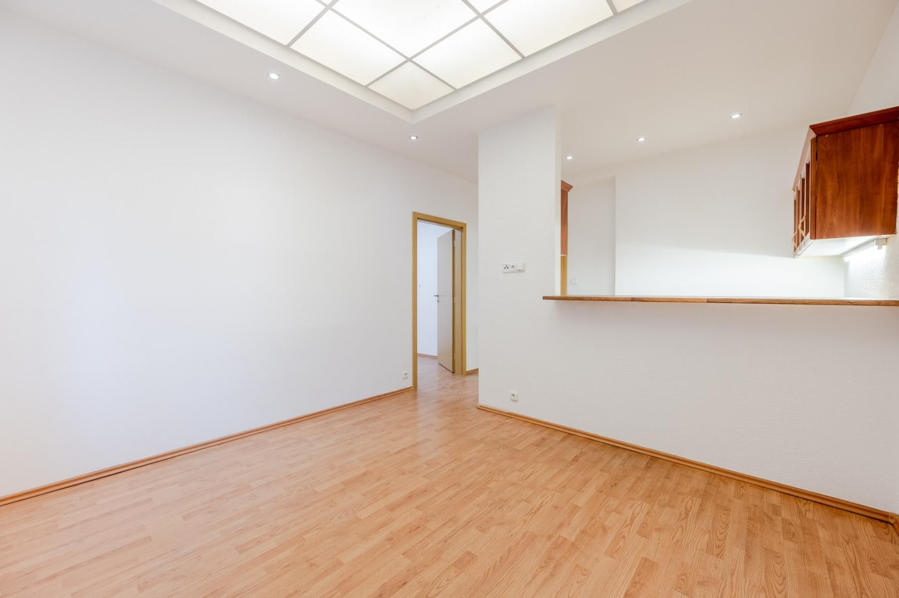 Pronájem byt 2+kk - Jindřicha Plachty, Praha, 42 m²