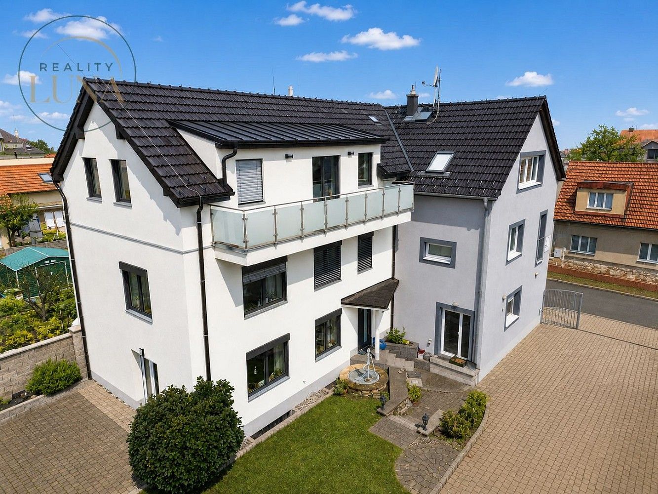 Rodinné domy, Praha, 376 m² - 1