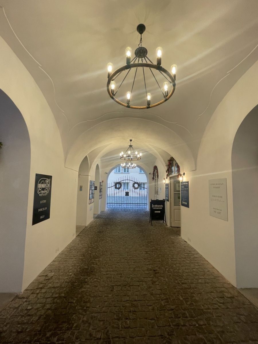 Pronájem kancelář - Karmelitská, Praha - Malá Strana, 28 m² - 2