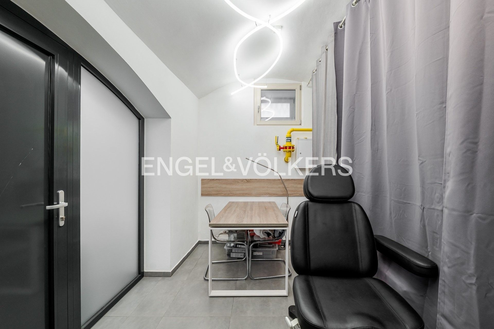 Pronájem obchodní prostory - Hostivítova 124, Praha Vyšehrad, 58 m² - 5