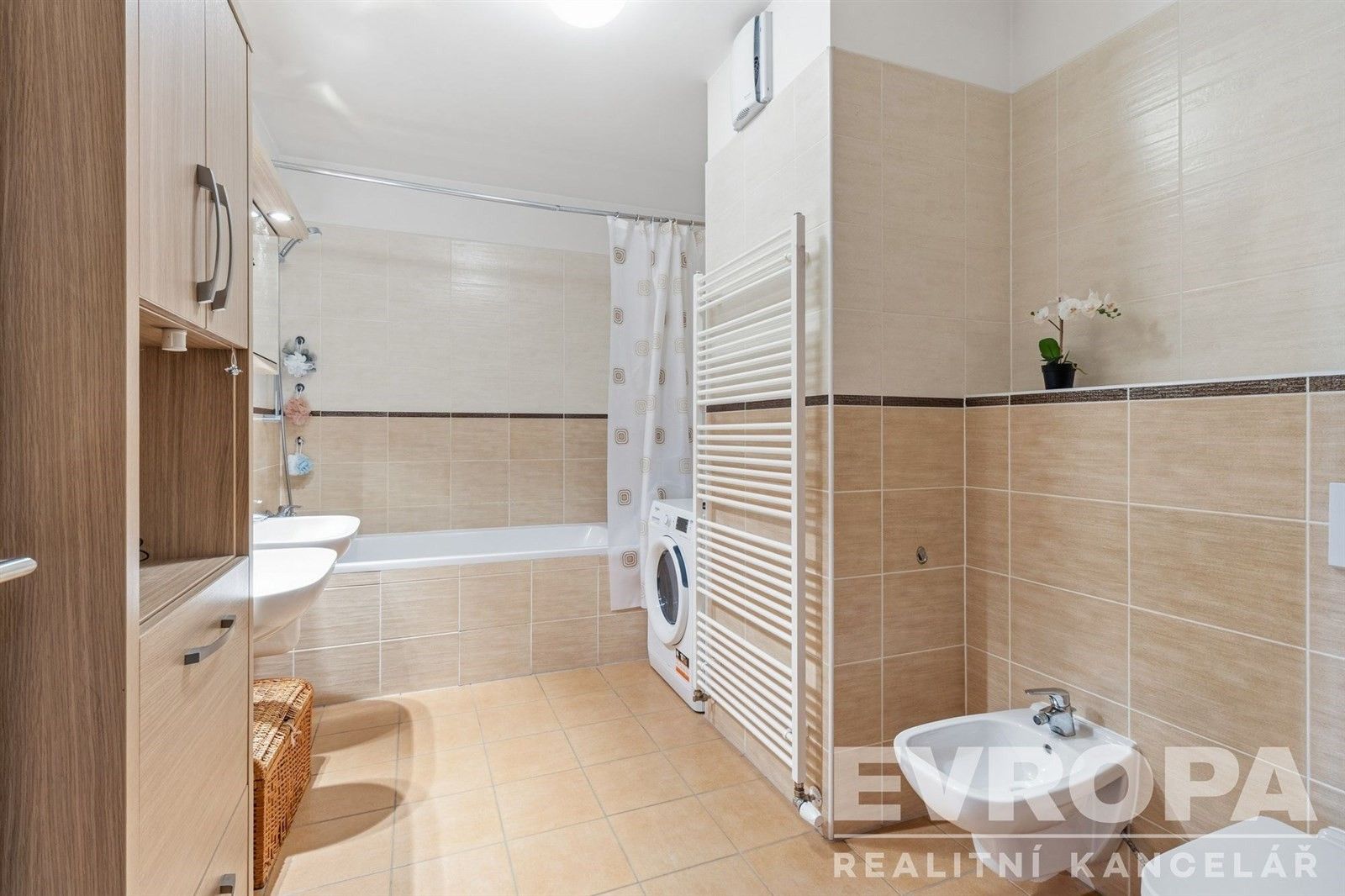 Prodej byt 4+kk - Vacínovská 831, Praha, 117 m²