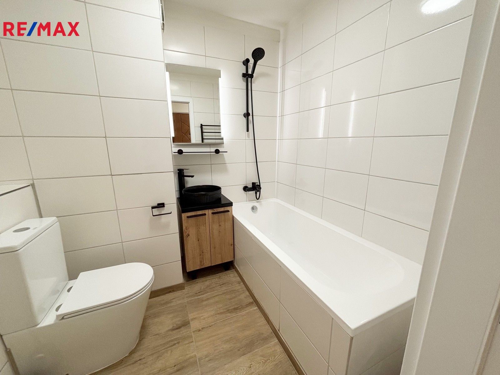 Pronájem byt 2+kk - V zápolí, Praha, 40 m²