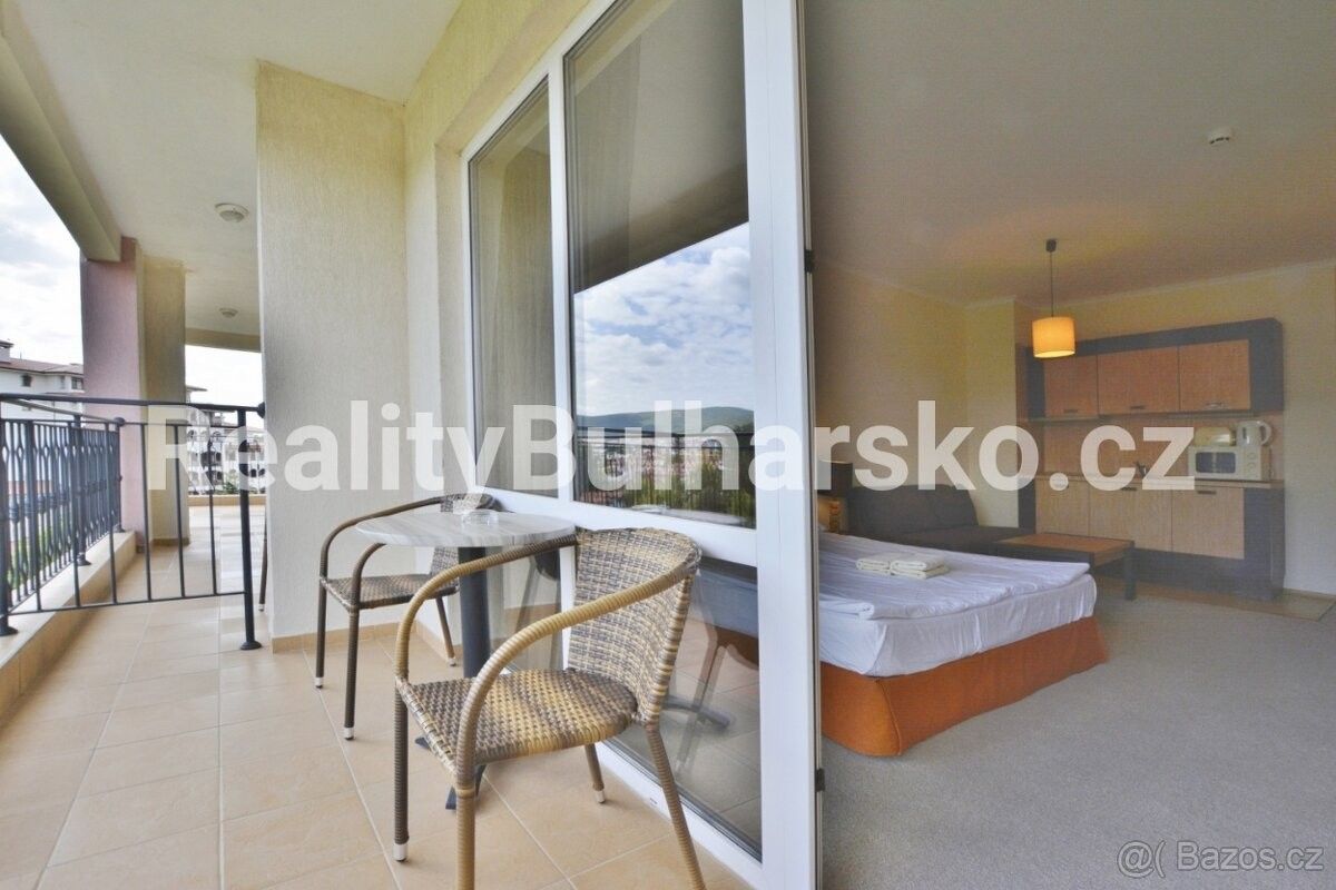 Byty, 987 66, Zahraničí