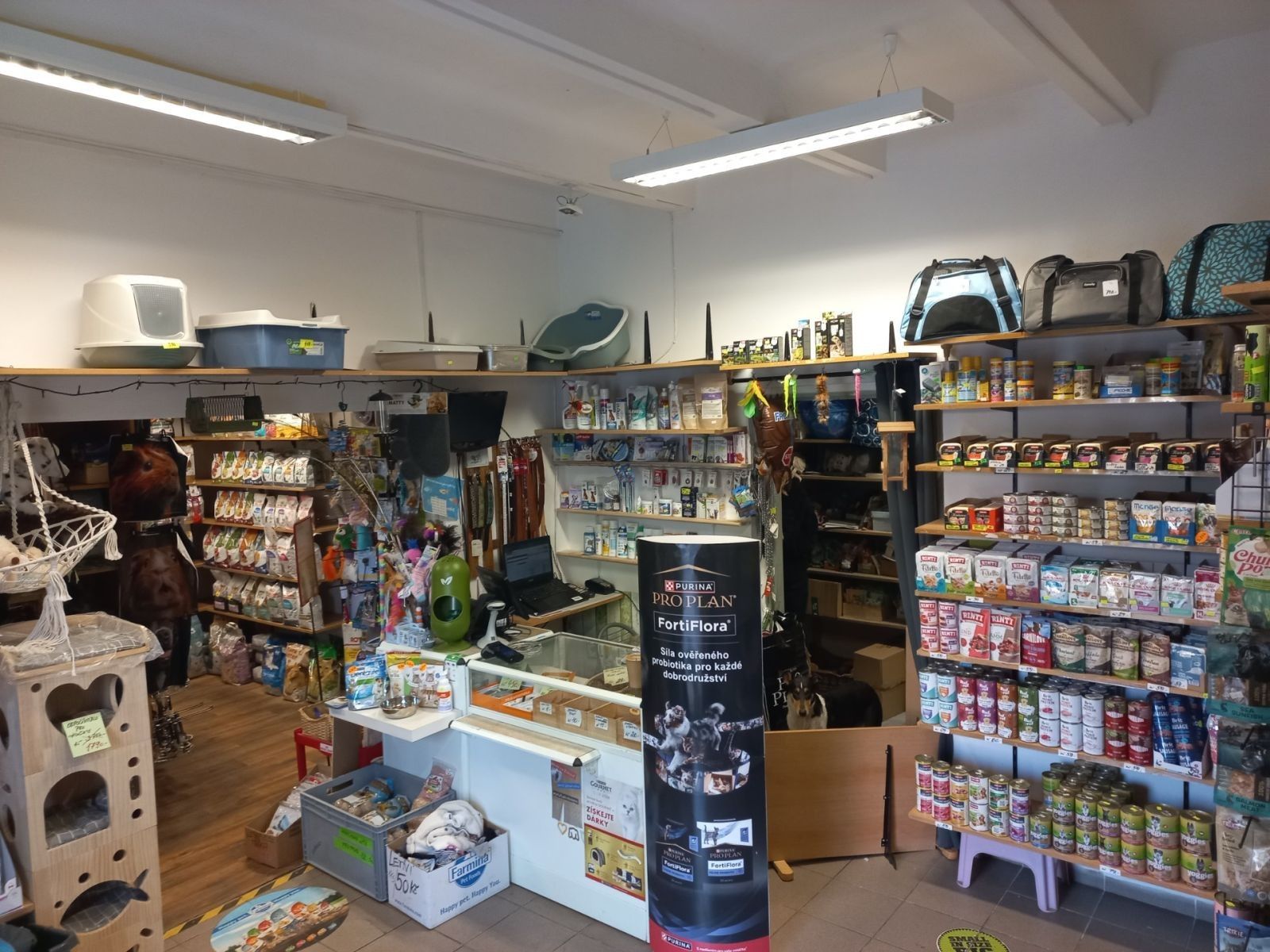 Obchodní prostory, 74 m²