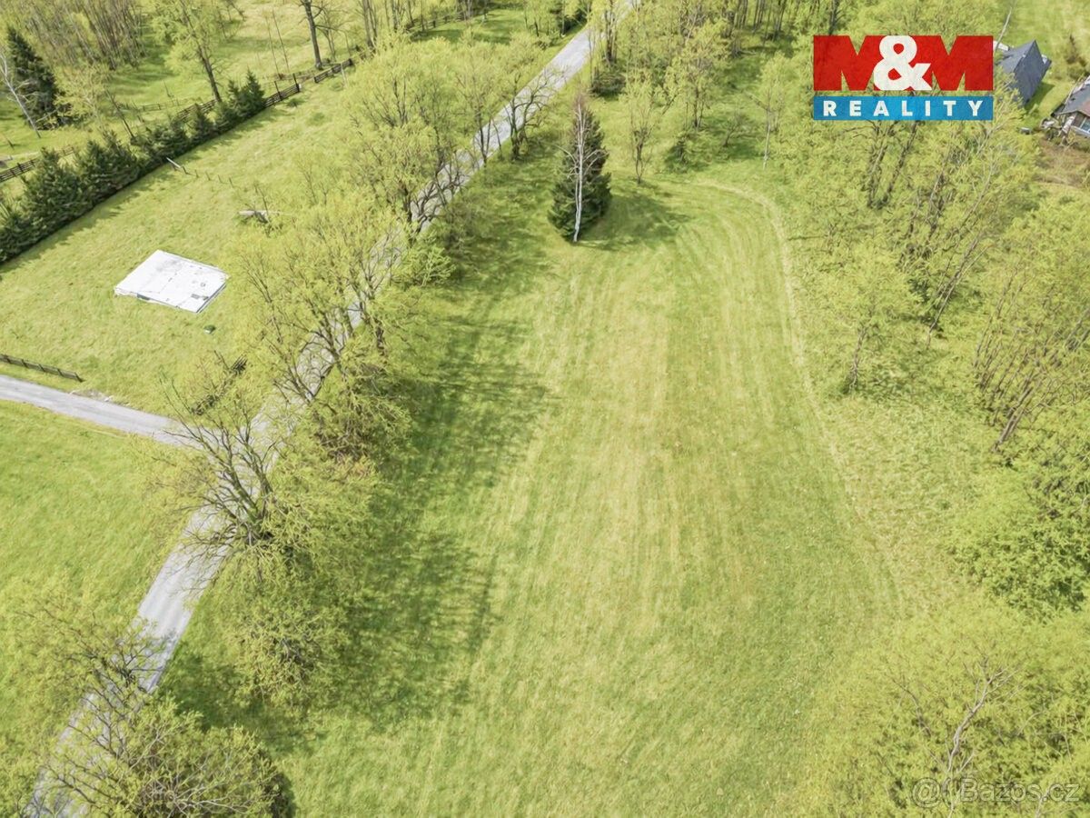 Stavební pozemek, Chroboly – pohled 4