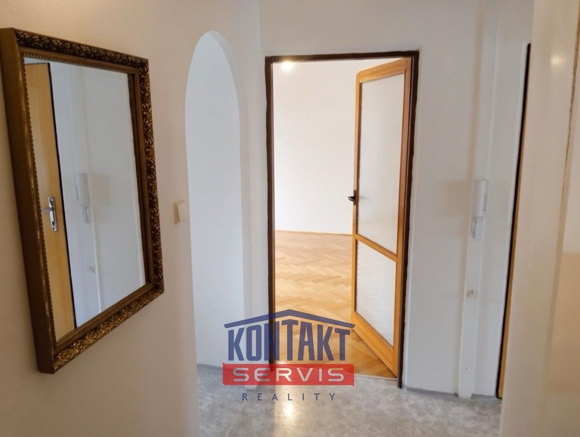 2+1, sídliště U Nádraží, Jindřichův Hradec, 49 m²