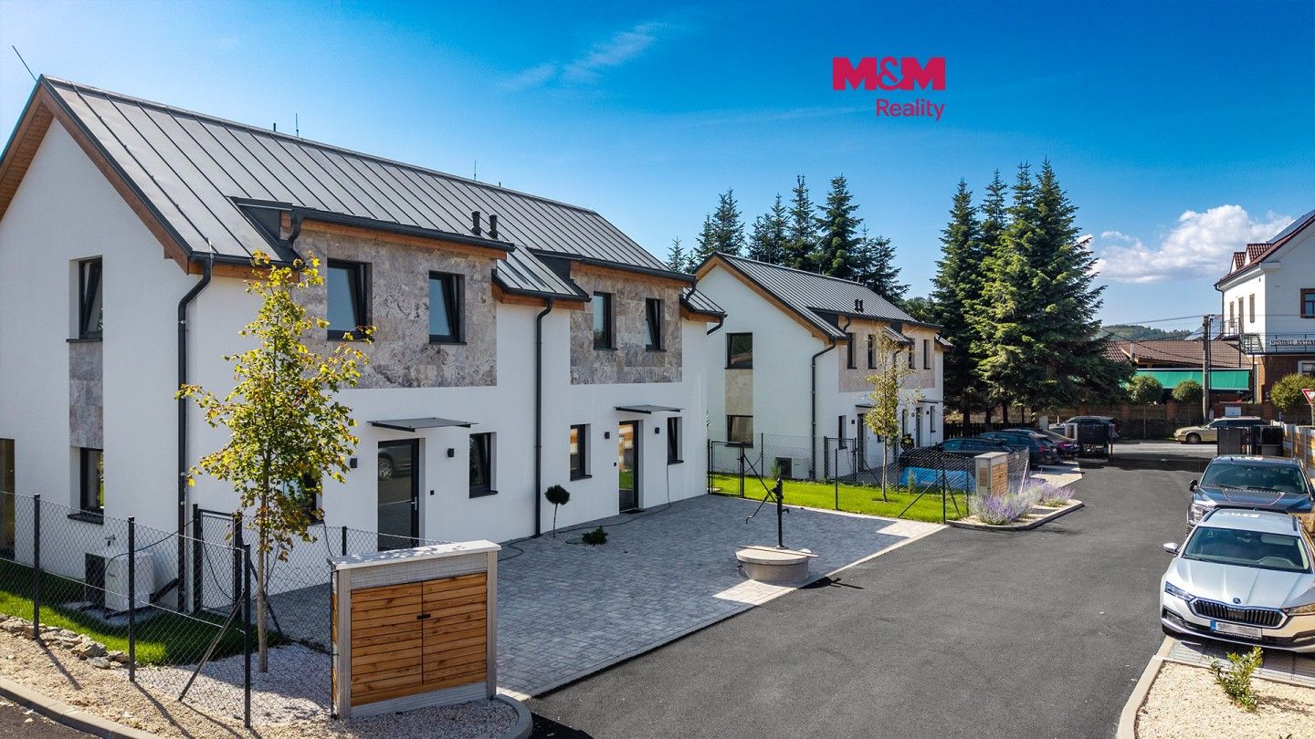 Rodinné domy, Benešovská, Nespeky, 118 m² - 1