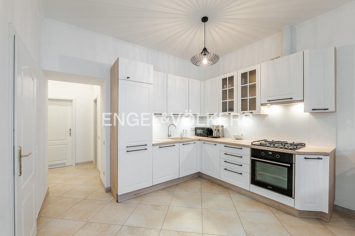 Pronájem byt 3+kk - Plzeňská, Praha, 82 m²