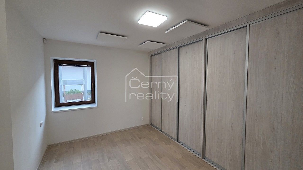Pronájem byt 3+kk - Sopřeč, okres Pardubice, 76 m² - 2