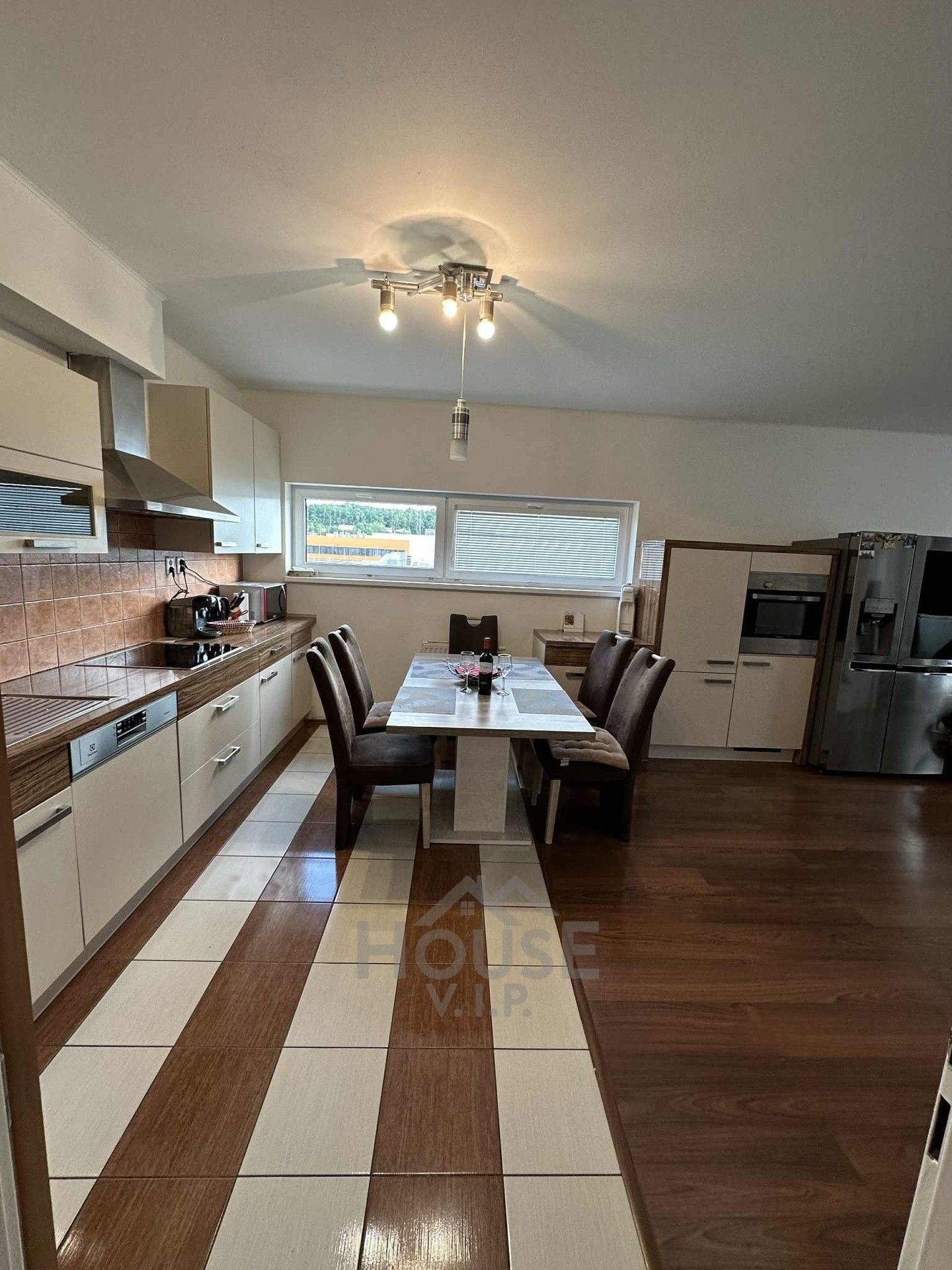 3+kk, Poděbradská 777, Praha, 78 m²