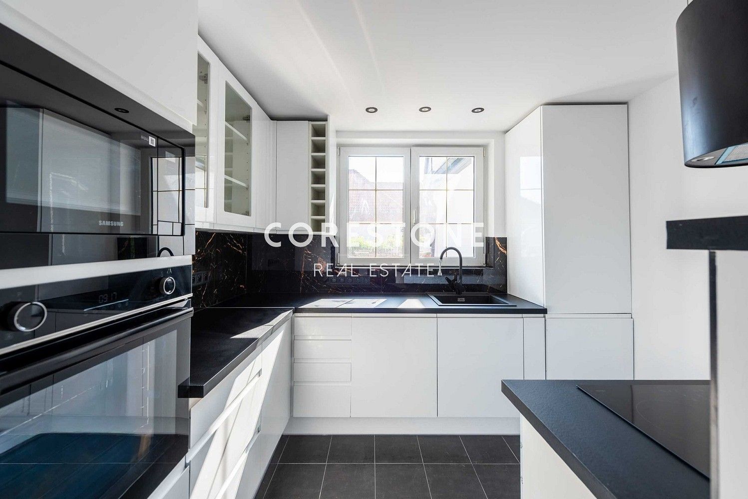 Prodej rodinný dům - Praha - Točná, okres Praha 12, Hlavní město Praha, 275 m² - 5