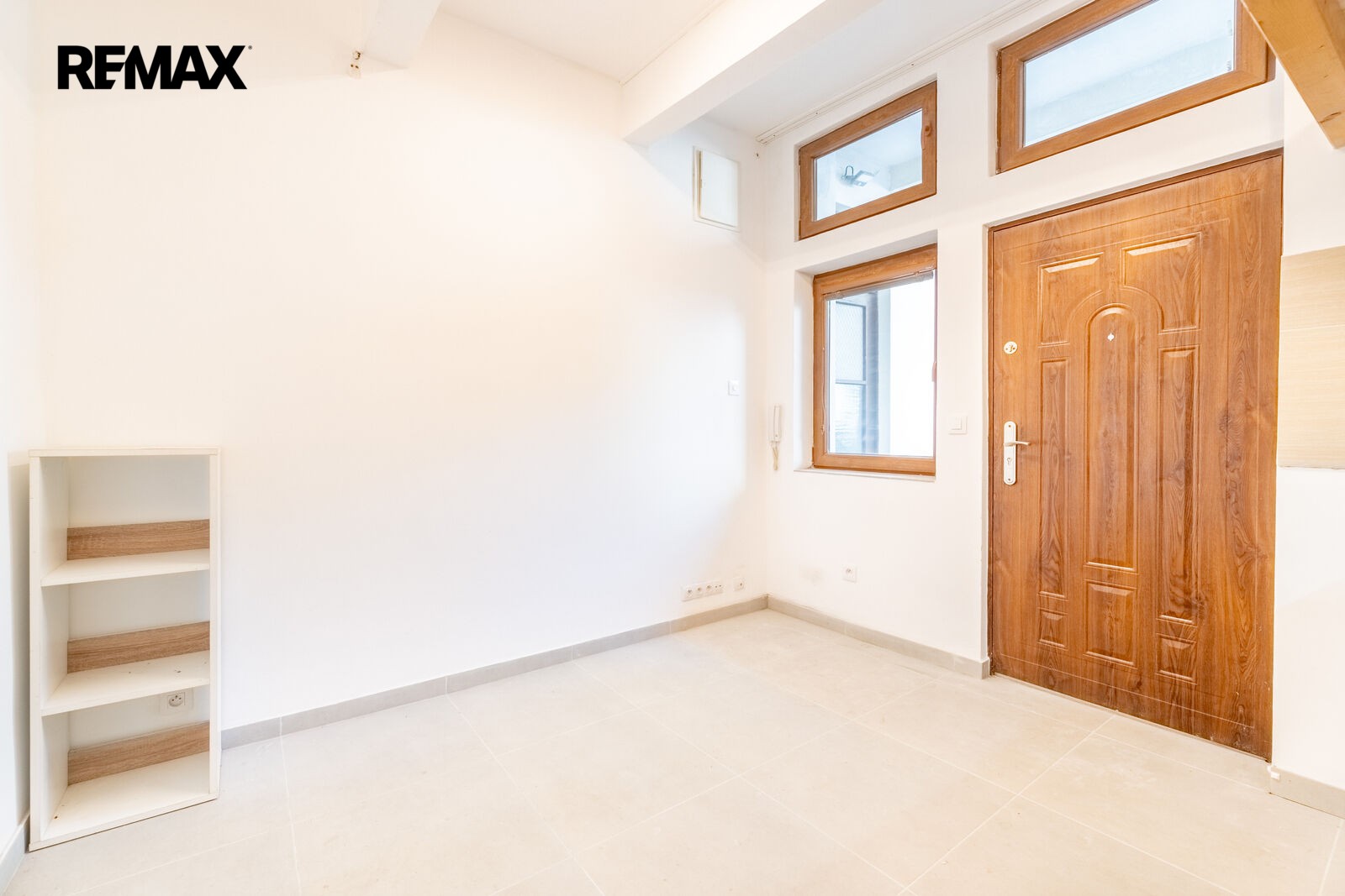 Prodej obchodní prostory - Mošnova 2406, Praha Smíchov, 19 m² - 5