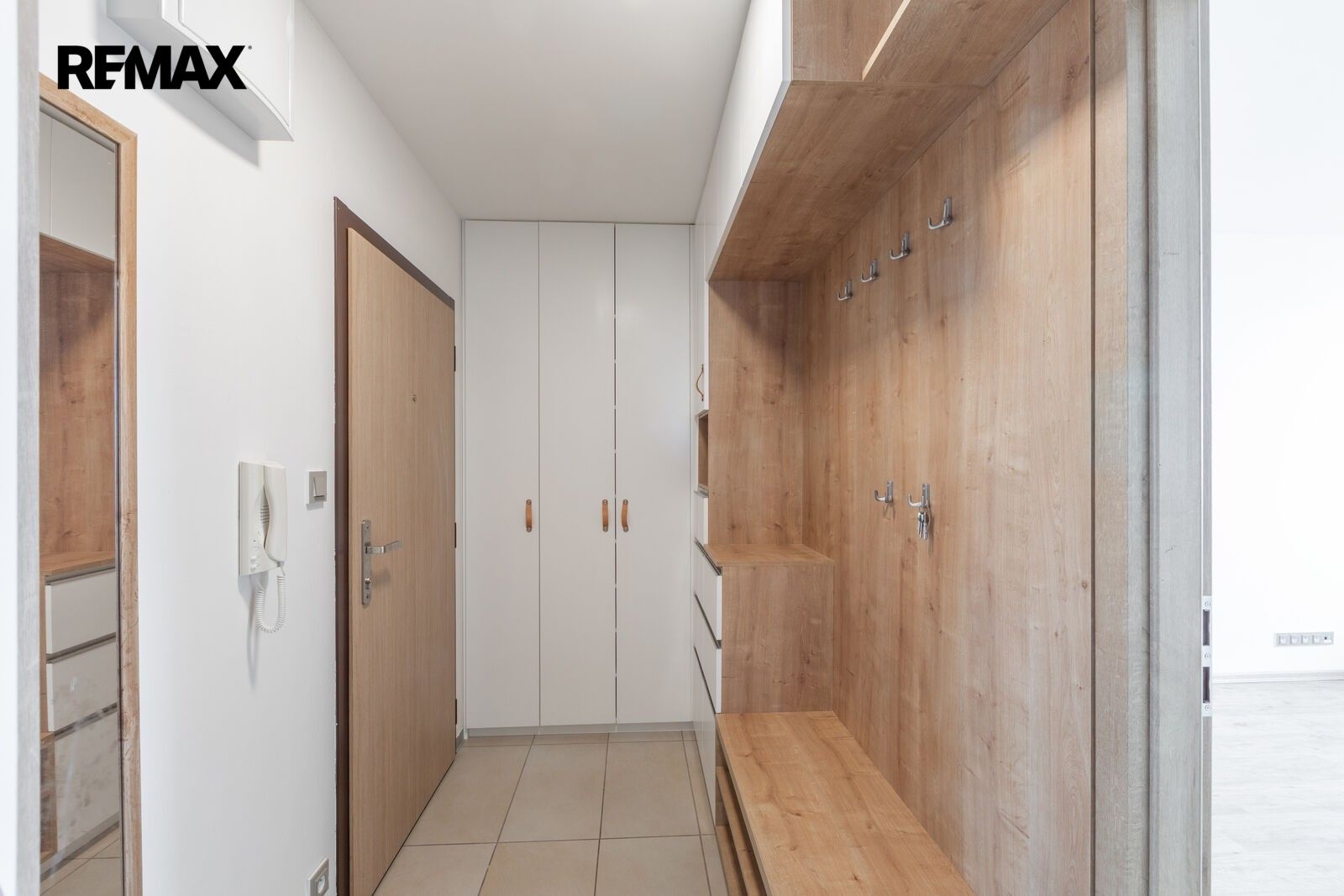Pronájem byt 3+1 - náměstí Osvoboditelů 1364, Praha Radotín, 73 m² - 5