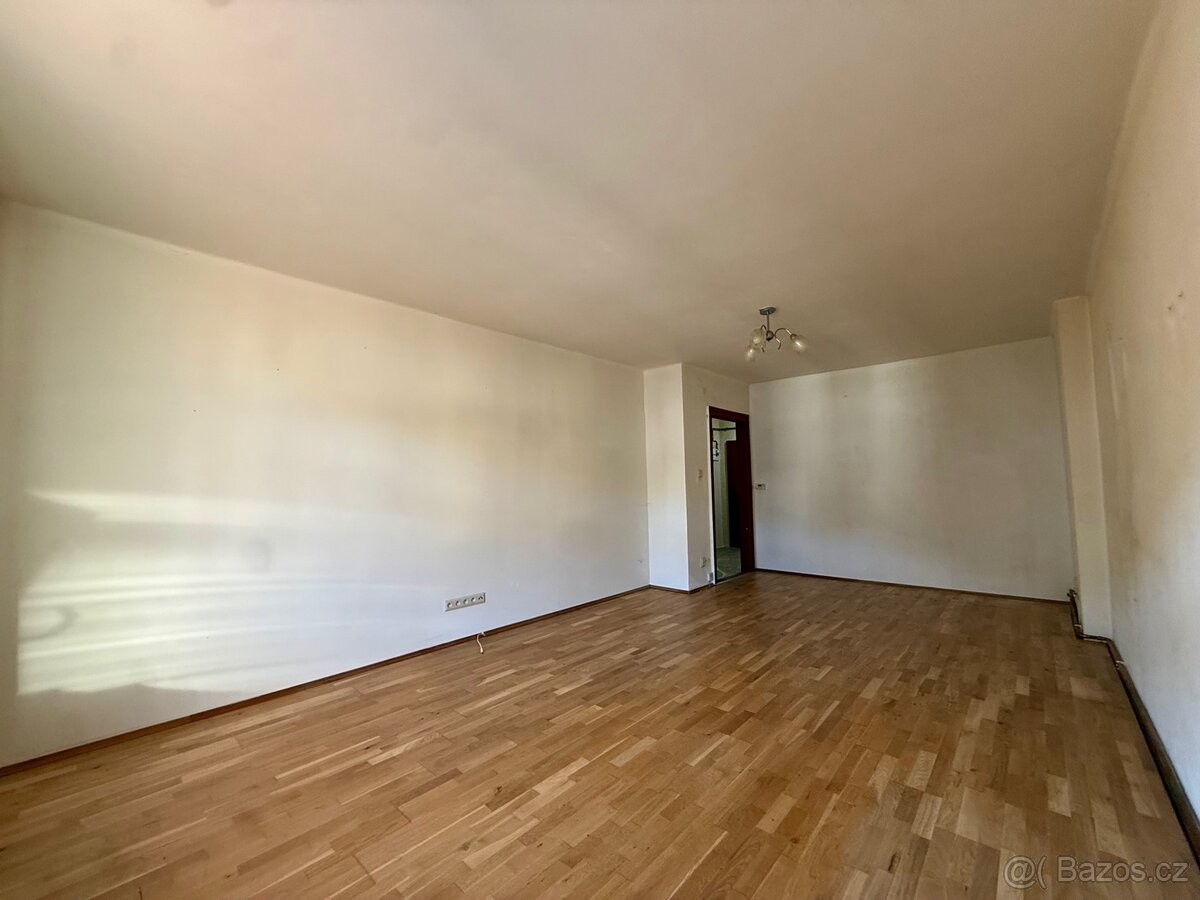 Byty, Karlovy Vary, 360 01 - 2