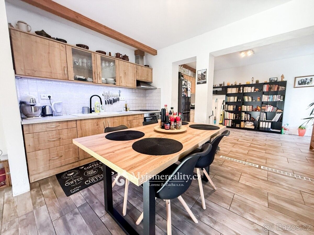 Prodej rodinný dům - Hluboké Mašůvky, 671 52