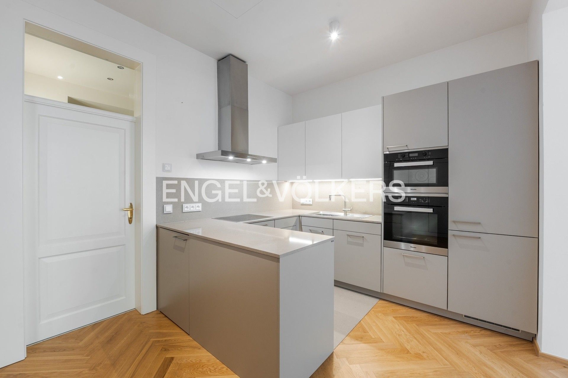 2+kk, Zborovská 54, Praha Malá Strana, 77 m² - 2