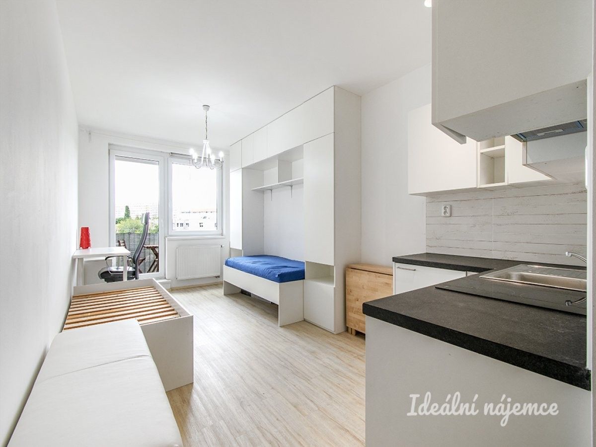1+kk, Zakšínská, Praha, 27 m² - 1