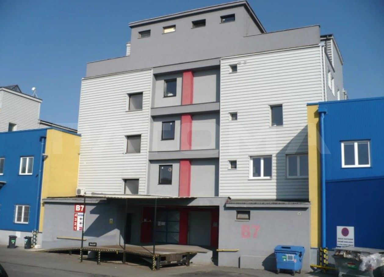 Sklad, 903 m²