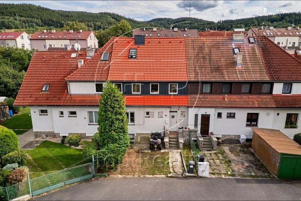 Rodinné domy, V Zahrádkách, Březová, 199 m²